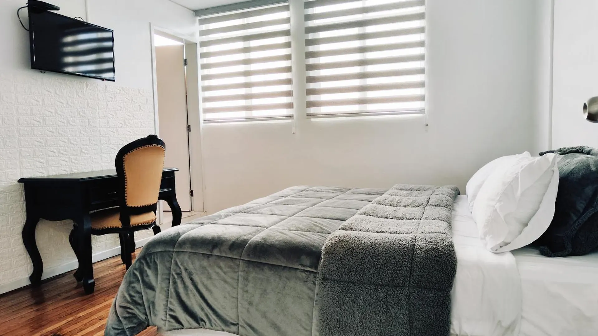 Hotel Muros Quito